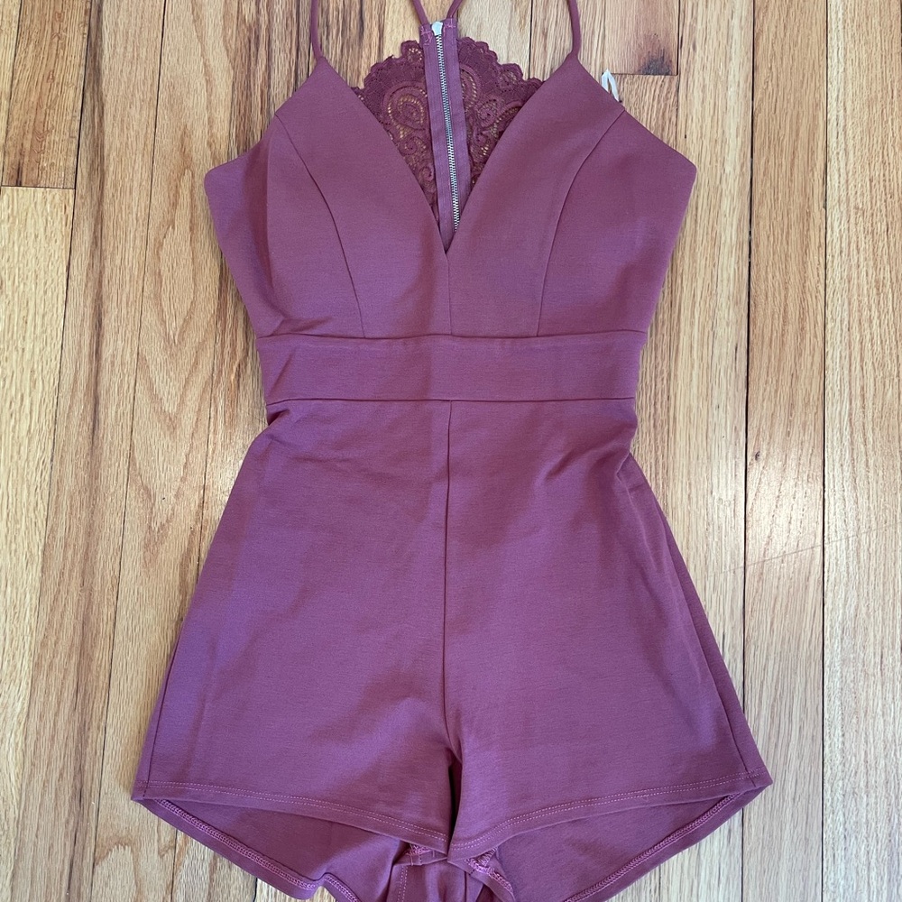 Elegant Mauve Romper with Lace Detail